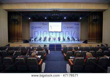 Moscou - 21 de novembro: Representantes das organizações no conferência International Real Estate Ma