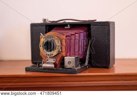 Number 2 Folding Brownie Camera Model A