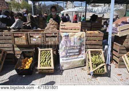 Buenos Aires, Argentina, 21 Sept, 2021: Utt, Land Workers Union, Organic Vegetable Sales Stand As Pa