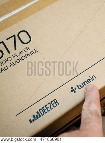 Paris, France - Dec 13, 2022: Cardboard Of New Onkyo Ns-6170 Network Audio Player With Dsd Hi-res Au