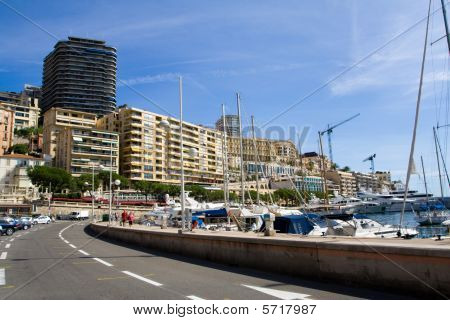 Monako. Centrum Road i portu
