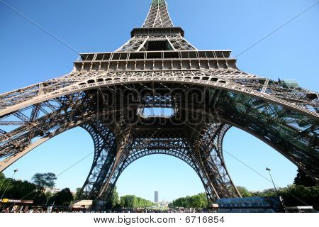 Eifell ทาวเวอร์ในปารีสเมืองหลวงของฝรั่งเศส
