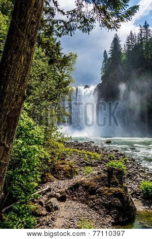 The Beautiful Snoqualmie Waterfall