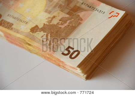 balíček bankovek eura