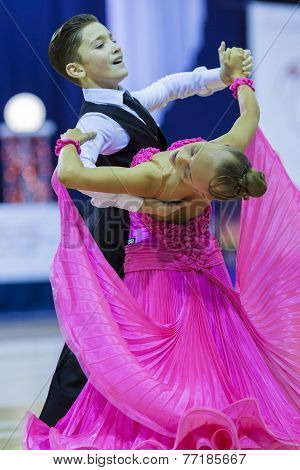 Minsk-belarus, October 4,2014: Unidentified Dance Couple Performs Juvenile-1 Standard European Progr