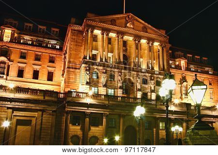 Bank Of England at night