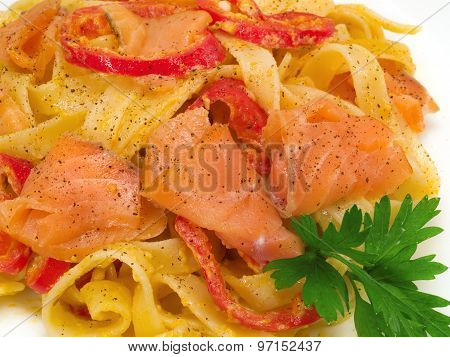 Pasta Collection - Tagliatelle With Salmon And Peppers