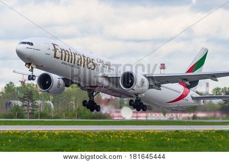 Boeing 777 Emirates Airlines, Airport Pulkovo, Russia Saint-petersburg August 2016