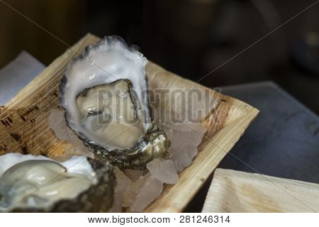 Pool Arbour Rare Native Oysters And Cherrystone Clams On Ice At The Borough Market In London