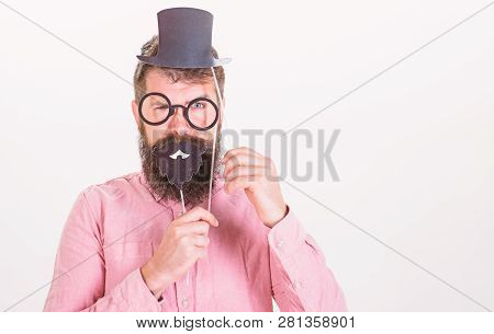 Dressing Well Makes You Seem More Intelligent. Tricks To Seem More Intelligent. Man Bearded Hipster 
