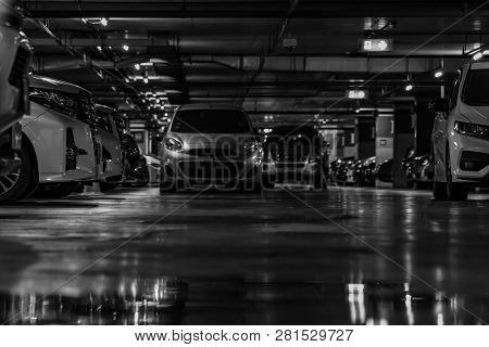 Selective Focus On Car Parking In The Shopping Mall. Car Parked Overnight. Indoor Car Parking. Autom