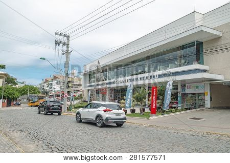 Bombinhas - Sc, Brazil - December 23, 2018: Shopping Puntablu. Main Mall Of The City Of Bombinhas.