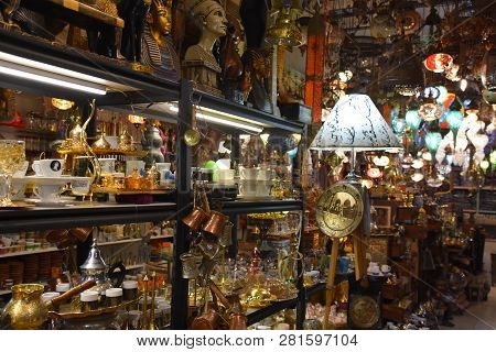 Dubai, Uae - Dec 10: Khan Murjan Market At Wafi Mall In Dubai, Uae, On Dec 10, 2018. Wafi City, Styl