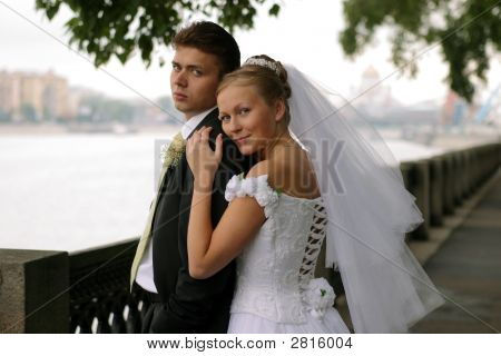 Vastanainut pari hääpäivä