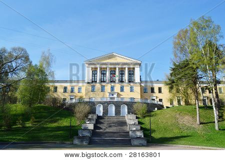 Skolbyggnad i Zelenogorsk