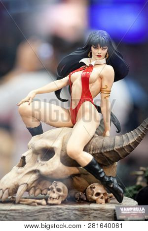 San Diego, California - July 22, 2010: Sideshow Collectibles Shows Neytiri Polystone Statue From Ava