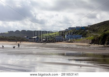 Sweeping Vista Of Mawgan Porth Beach, North Cornwall, England