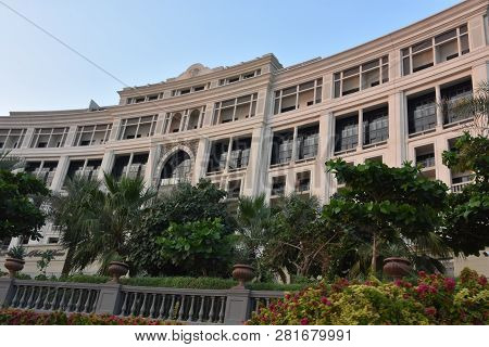 Dubai, Uae - Dec 21: Palazzo Versace Palatial Luxury Hotel In Dubai, Uae, As Seen On Dec 21, 2018. I