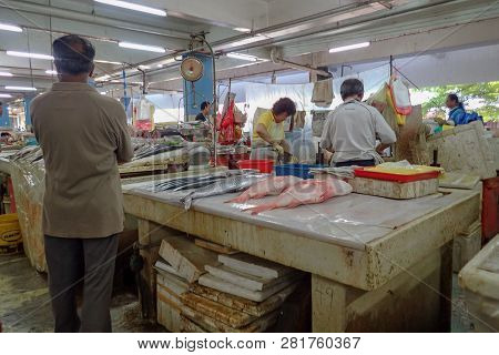 Perak, Malaysia - January 28,2019 : View Of Ipoh Wet Market  And Unidentified Customers In Perak, Ma