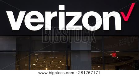 New York, Usa - August 31, 2017: Detail Of The Verizon Store In New York City. Verizon Is A Large Am