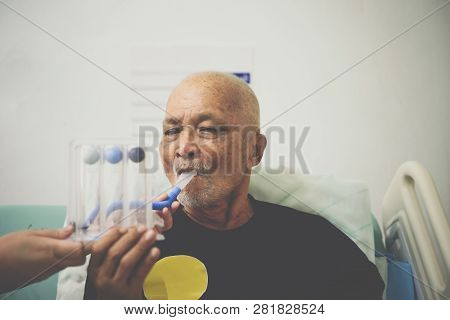 Patient Use Incentive Spirometer In Hospital