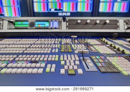 Remote Control For Television Broadcasting In A Television Studio, Thanks To Which The Broadcast Dir