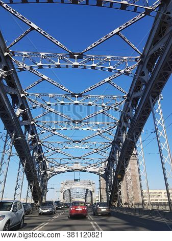 Russia, St. Petersburg 16,05,2019 Bolsheokhtinsky Bridge Under A Blue Sky - Peter The Great Bridge