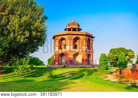 Sher Shah Mandal Pavilion Or Humayuns Library Is Located Inside The Purana Qila Old Fort In Delhi Ci