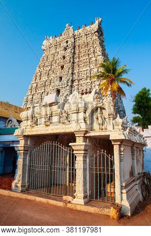 Thanumalayan Or Sthanumalayan Temple Is An Important Hindu Temple In Suchindram Near Kanyakumari In 