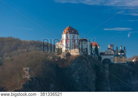 Vranov nad Dyji (Vranov above Thaya) chateau, river Thaya, Czech Republic
