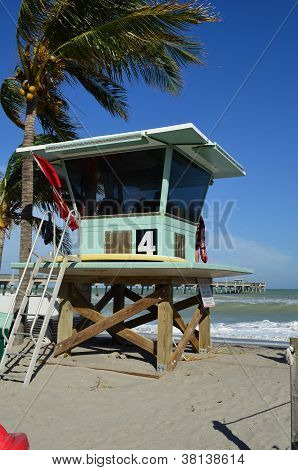 Dania Beach Lifeguard Stand