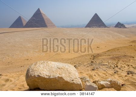 Giza anıtsal Set