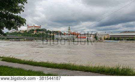 A View Across The River Danube Of Bratislava And Castle, From Bratislavská Promenáda Pri Dunaji, Slo