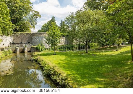 Second Medieval Old City Wall Of Maastricht With Reek (waterpoort), Water Gate On The Jeker River Su