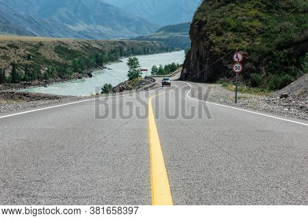 Chuysky trakt road in the Altai mountains. One of the most beautiful road in the world.