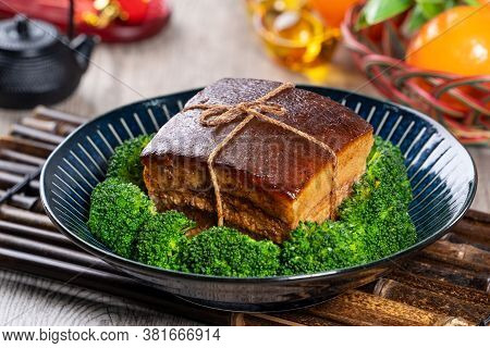 Dong Po Rou (dongpo Pork Meat) In A Beautiful Blue Plate With Green Broccoli Vegetable, Traditional