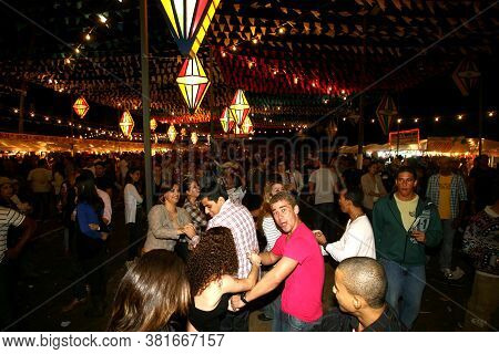 Ilheus, Bahia / Brazil - June 23, 2011: People Are Seen Dancing Forro And Hillbilly Dresses During S