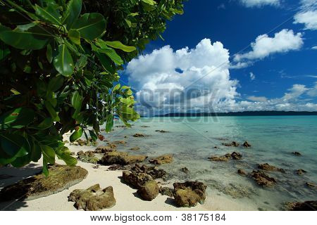 Blauwe lucht en de wolken In Havelock Island. Andaman Islands, India