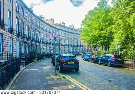 Edinburgh Scotland 6th August 2020 Beautiful Georgian House On The Curved Stret Heriot Row In Edinbu