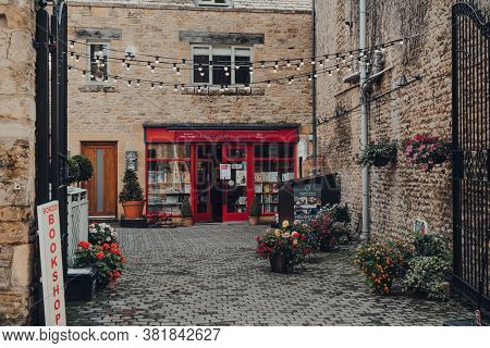 Stow-on-the-wold, Uk - July 10, 2020: Borzoi Bookshop Front And Walkway Leading To It In Stow-on-the