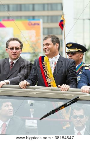 Quito, ECUADOR - 24 maj: nationella militära paraden