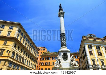 Makellose Spalte in Mignanelli Square, Rom, Italien, Europa