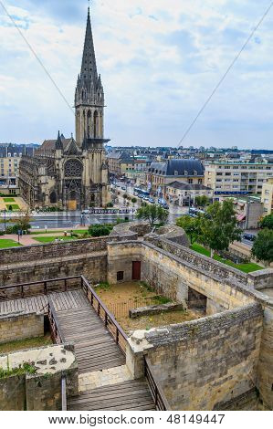 Caen, kale ve L'eglise Saint-pierre, Normandy, Fransa