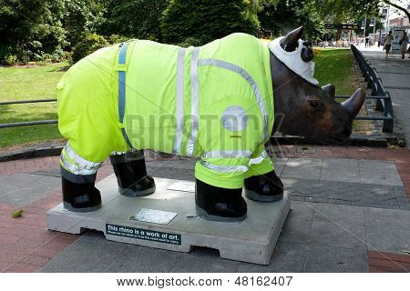SOUTHAMPTON UK - 15 juli 2013 - lokalt indrettede Rhino skulpturer udstillet i Southampton til rais