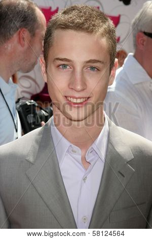 Chet Hanks at the Los Angeles premiere of 