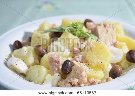 Salad Patatoes And Tuna