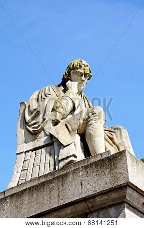 Dr Johnson statue, Lichfield.
