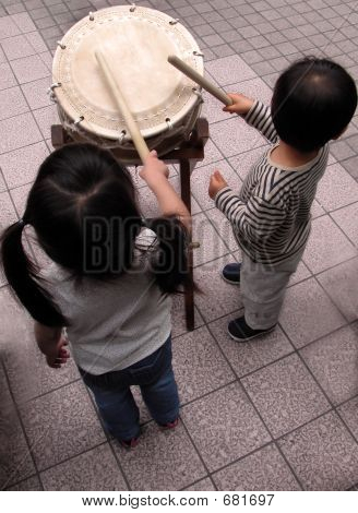 미래의 드러 머 듀엣...:)