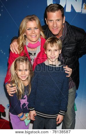 LOS ANGELES - DEC 11:  Alison Sweeney, Ben Sanov, Megan Sanov, David Sanov at the 