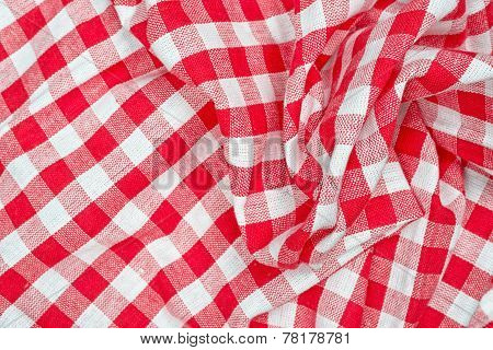 Red And White Wrinkled Checkered Tablecloth